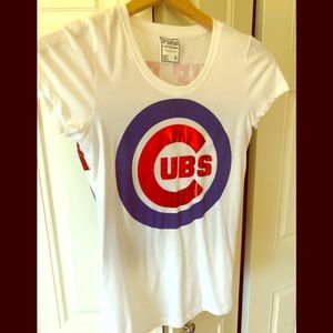 White Chicago Cubs T-shirt Size Small, EUC
